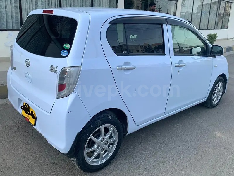 Daihatsu Mira 2015