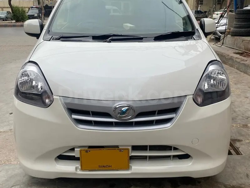 Daihatsu Mira 2012