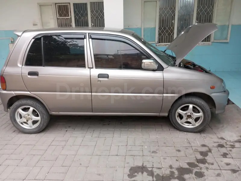 Daihatsu Cuore 2003
