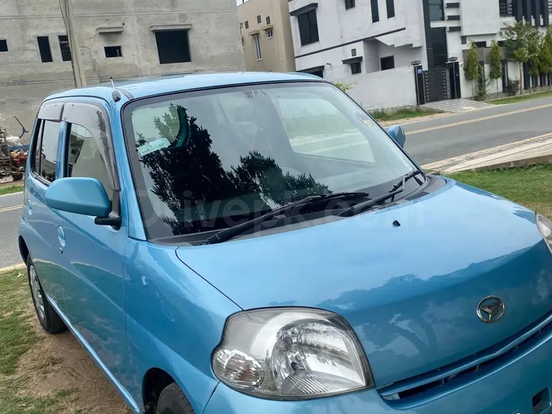 Daihatsu Esse 2011