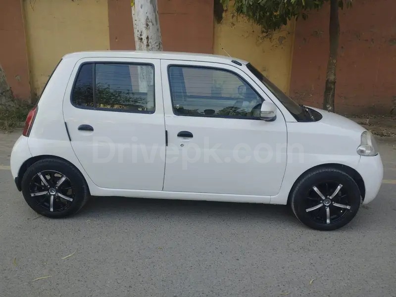 Daihatsu Esse 2007