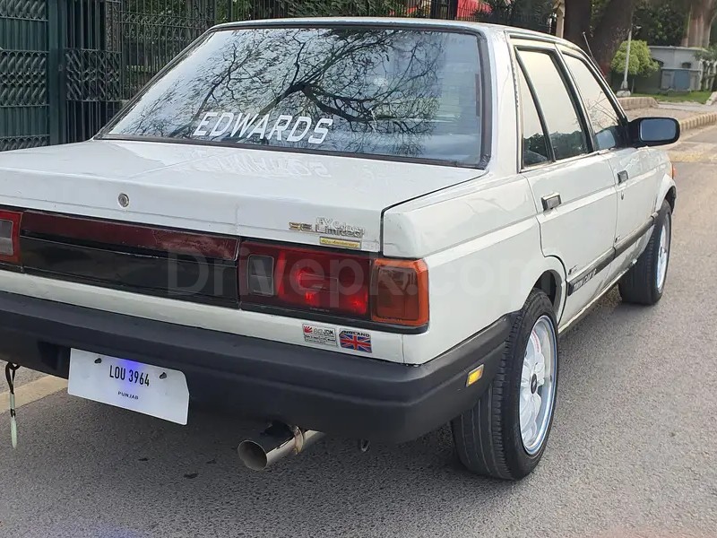 Nissan Sunny 1987