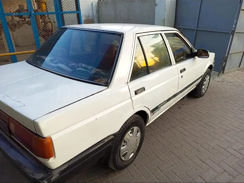 Nissan Sunny 1989