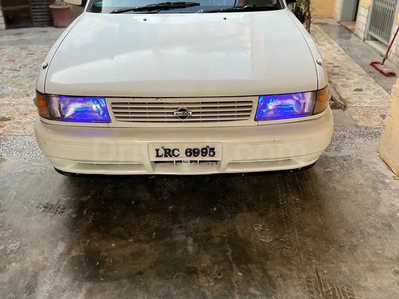 Nissan Sunny 1992