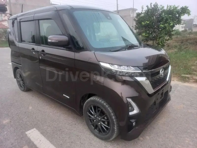 Nissan Roox 2022