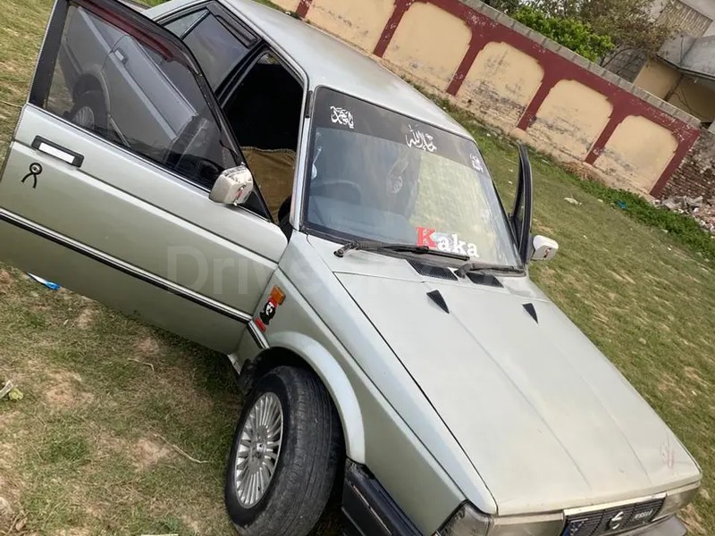 Nissan Sunny 1986