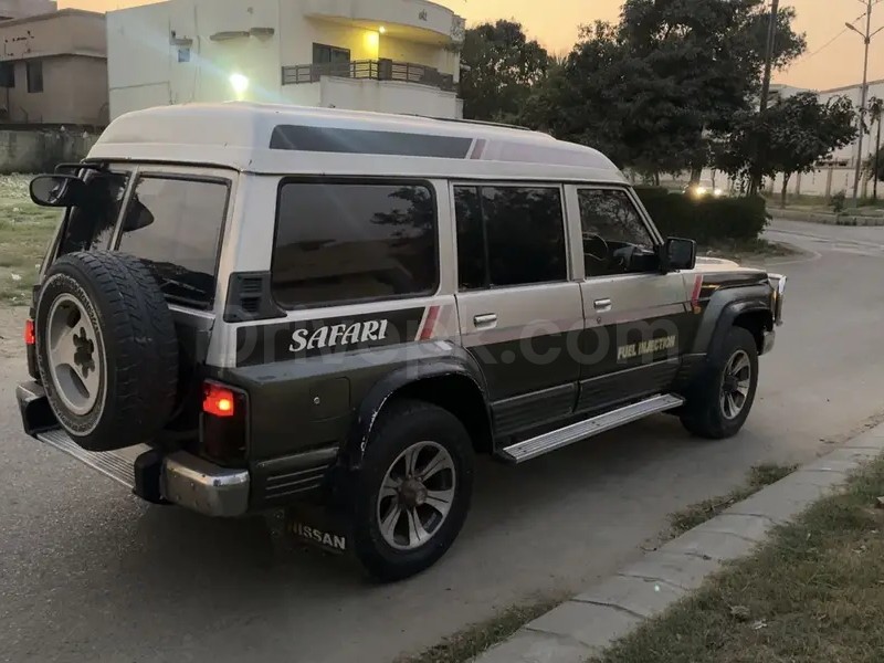 Nissan Safari 1992