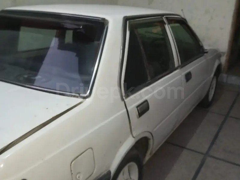 Nissan Sunny 1985