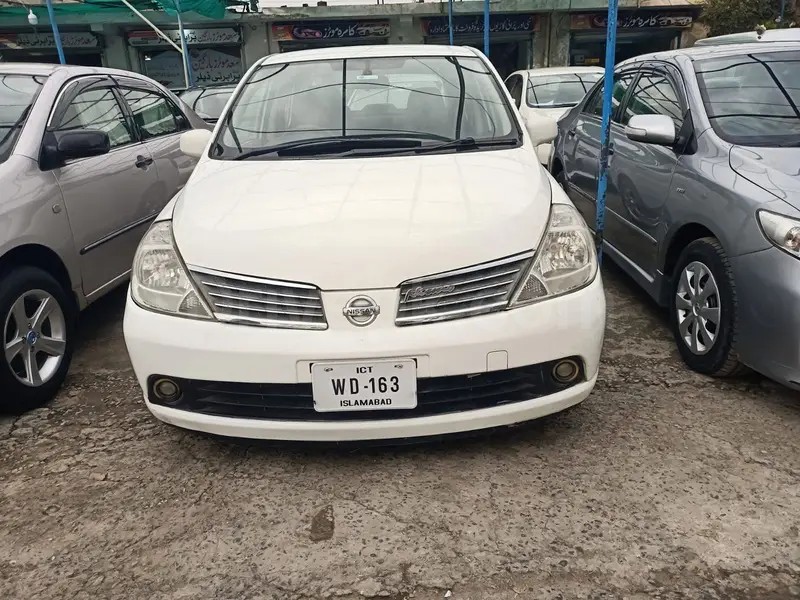 Nissan Tiida 2007