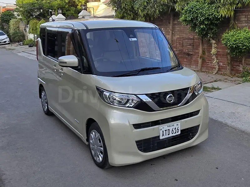 Nissan Roox 2021