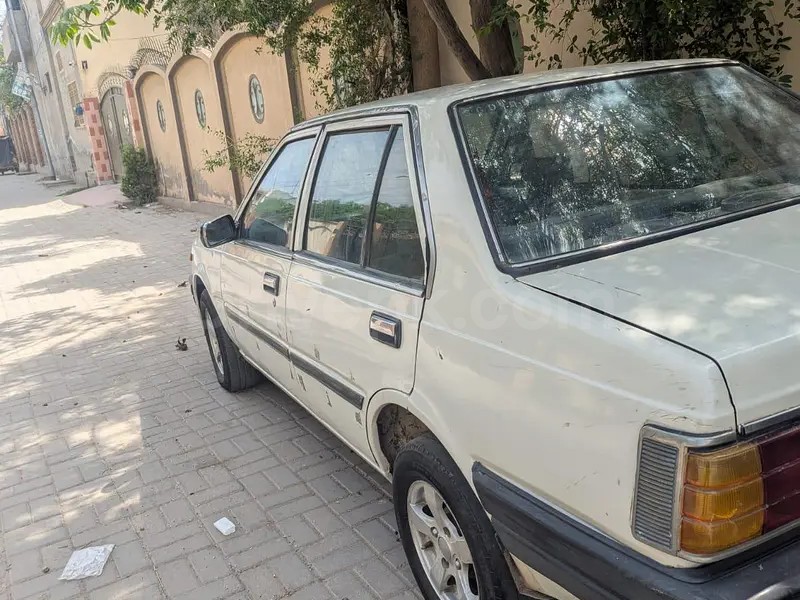 Nissan Sunny 1985