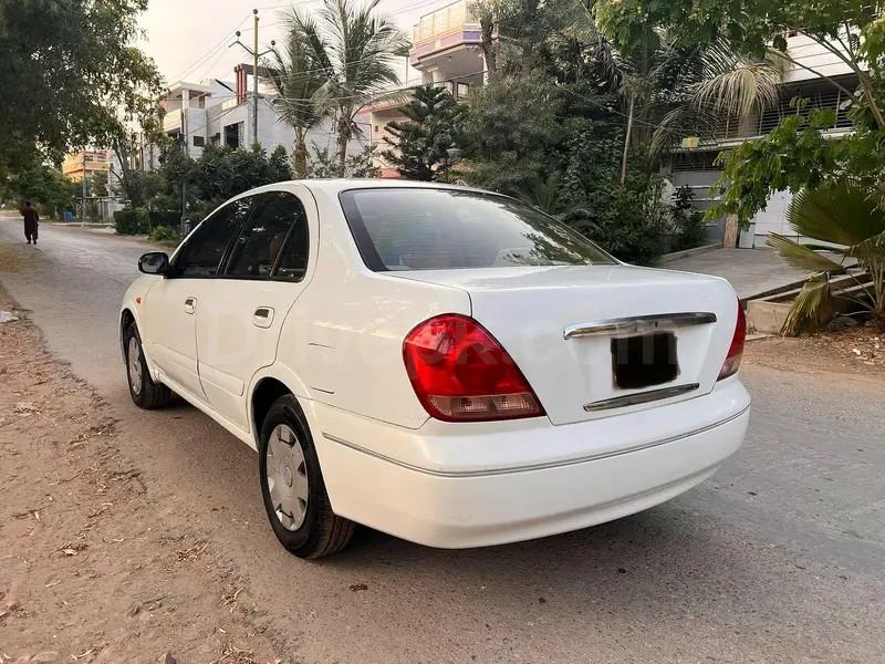 Nissan Sunny 2008
