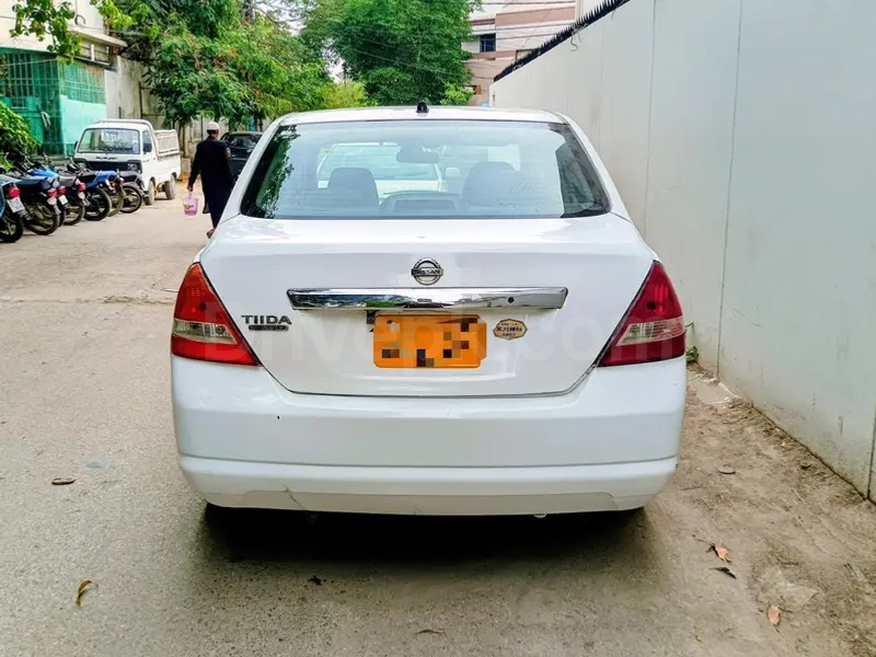 Nissan Tiida 2007