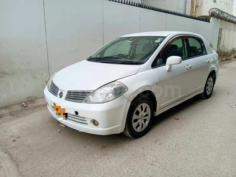 Nissan Tiida 2007