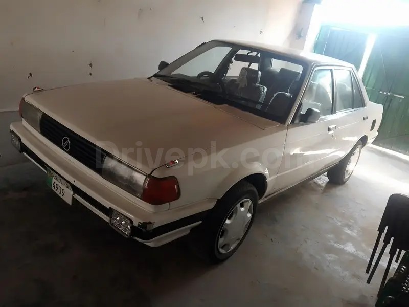 Nissan Sunny 1987