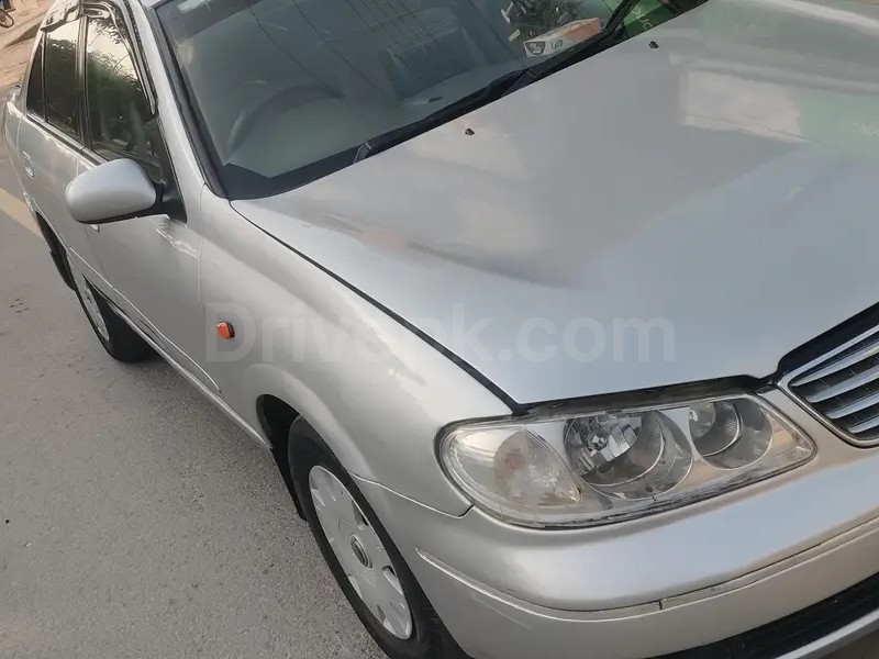 Nissan Sunny 2005