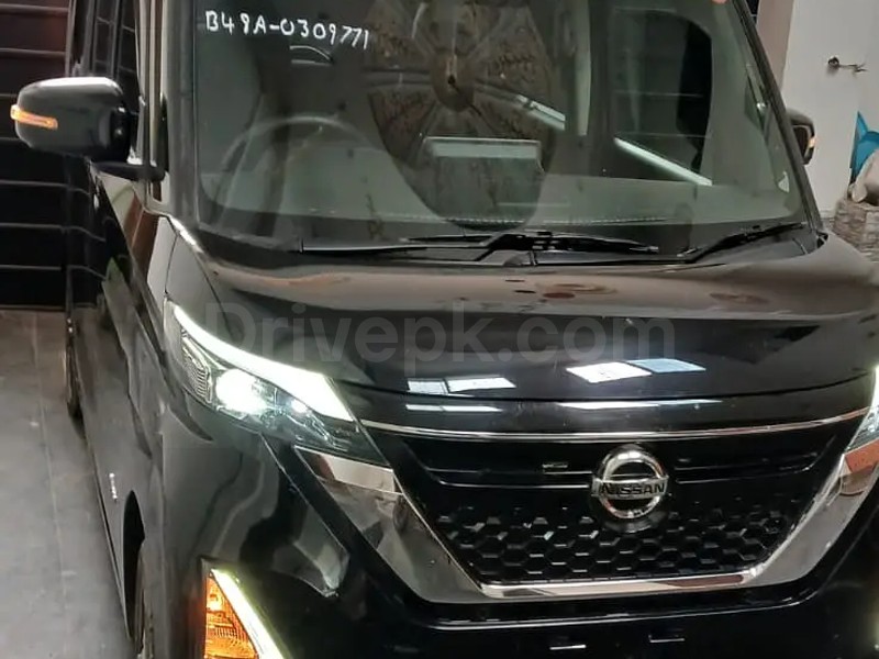 Nissan Roox 2022