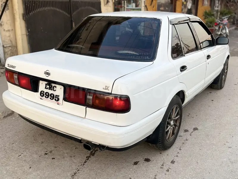 Nissan Sunny 1992