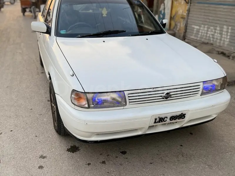 Nissan Sunny 1992