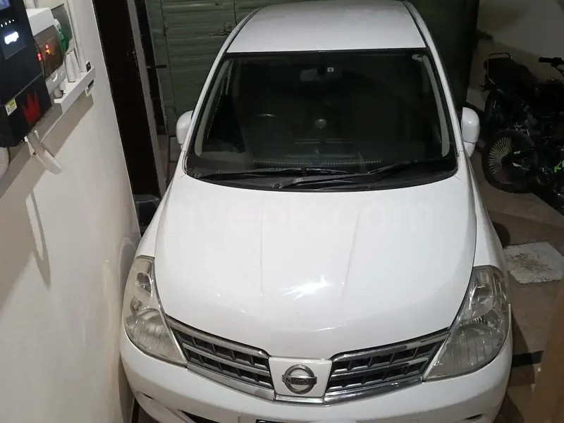 Nissan Tiida 2007