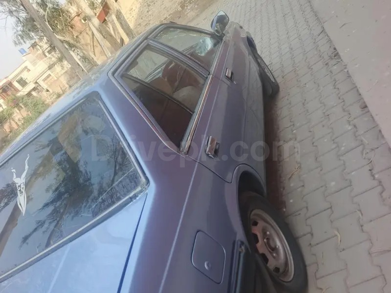 Nissan Sunny 1985