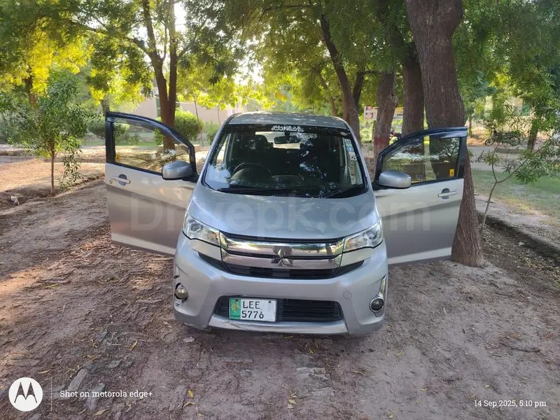 Mitsubishi EK Custom 2015