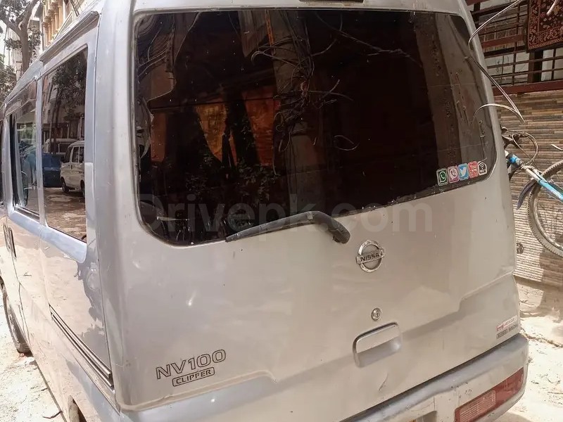 Nissan Clipper 2012