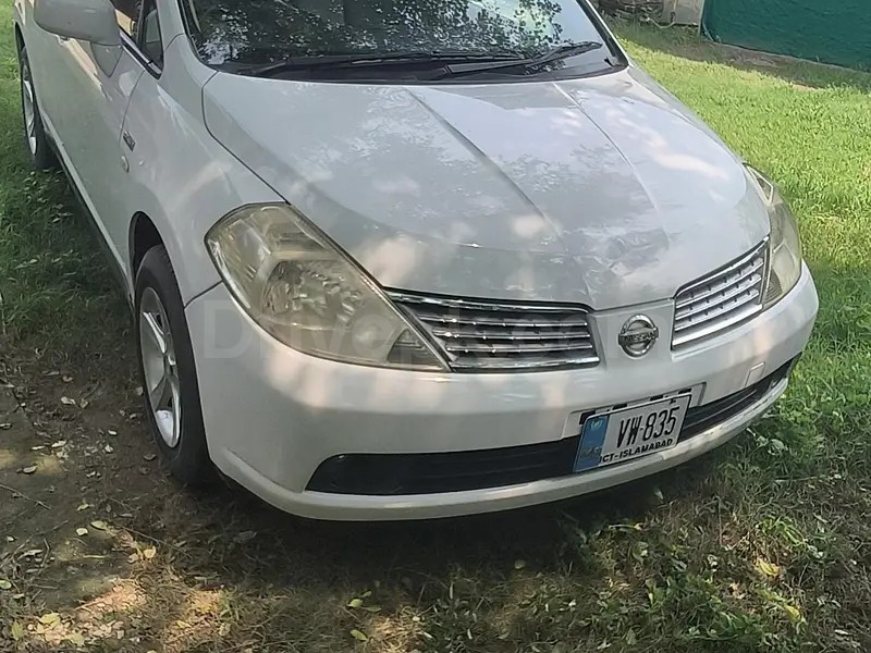 Nissan Tiida 2007