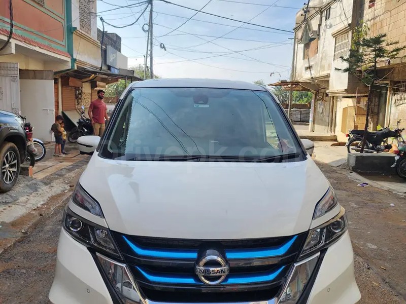 Nissan Serena 2018