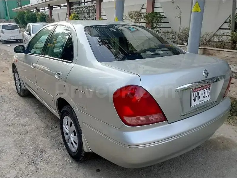 Nissan Sunny 2005
