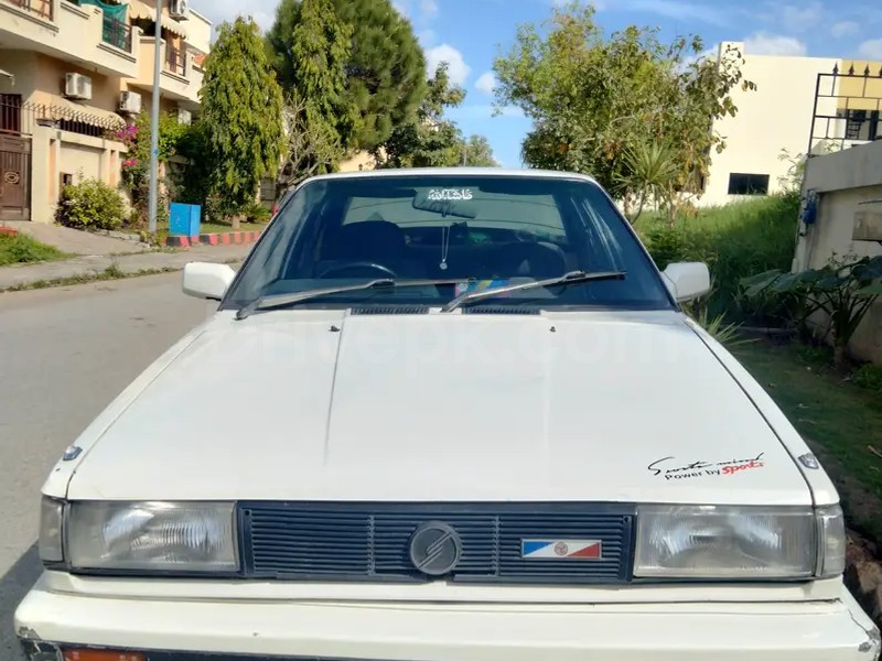 Nissan Sunny 1987