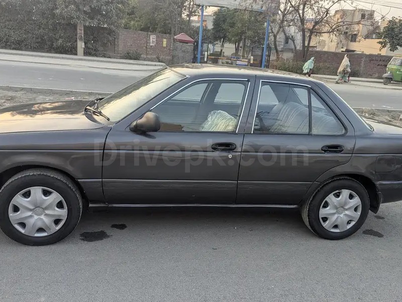 Nissan Sunny 1991