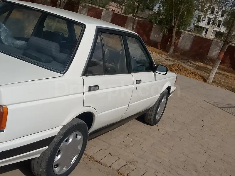 Nissan Sunny 1987