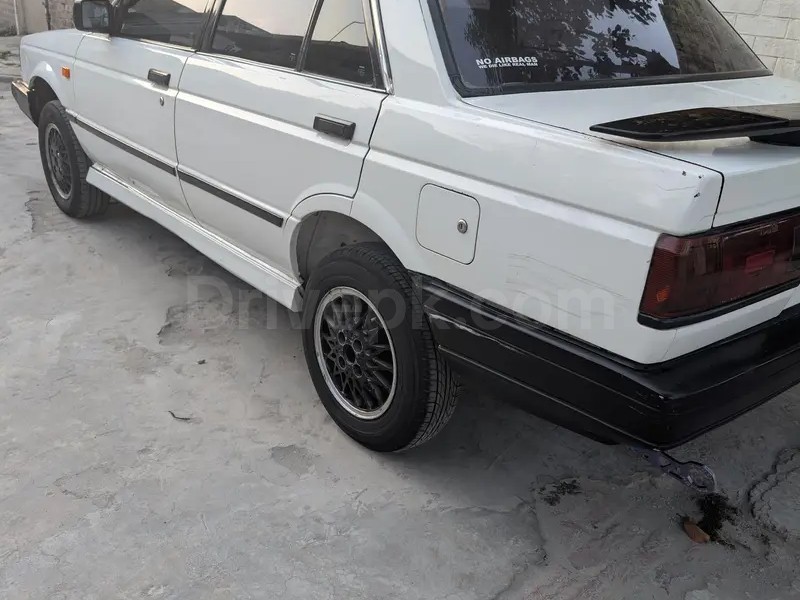 Nissan Sunny 1987