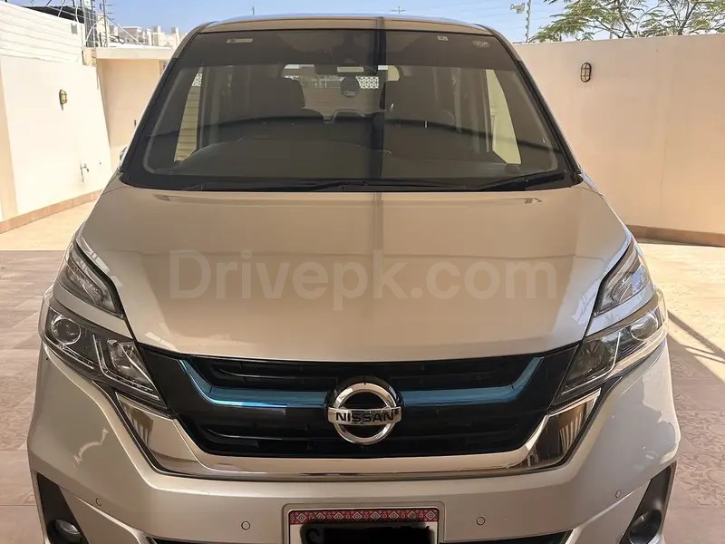Nissan Serena 2018