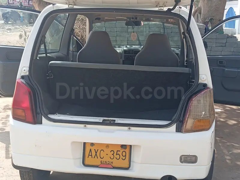 Mitsubishi Minica 2012