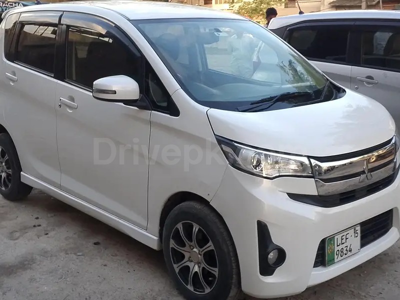 Mitsubishi Ek Wagon 2013