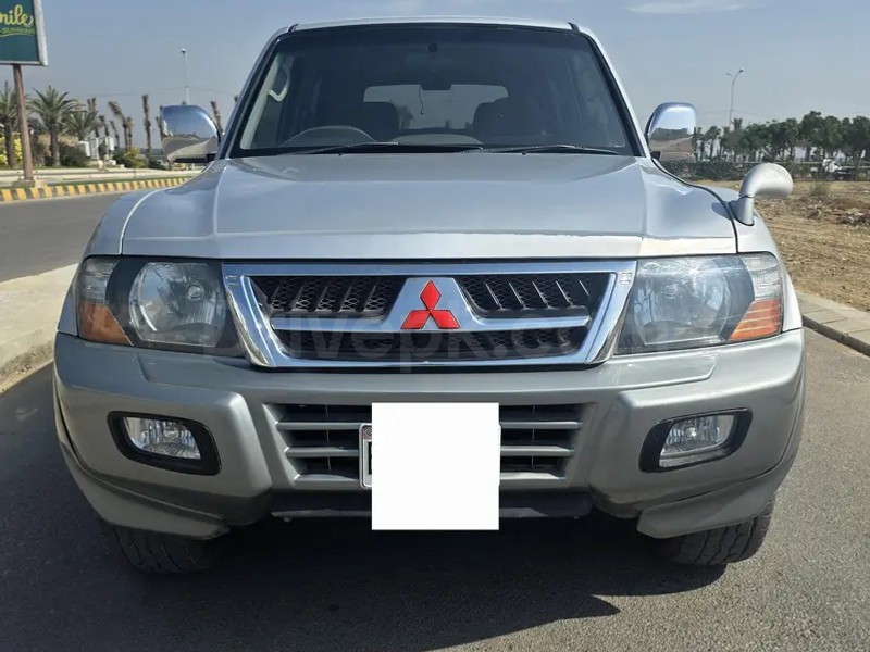Mitsubishi Pajero 2000