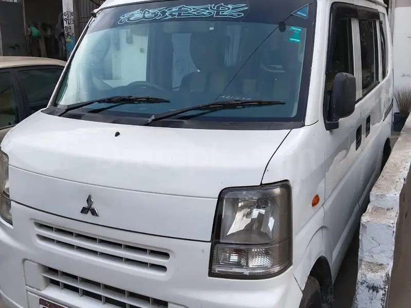 Mitsubishi Minicab Bravo 2014