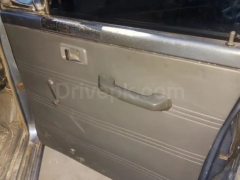 Mitsubishi Pajero 1987