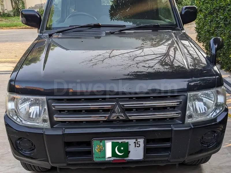 Mitsubishi Pajero 2010