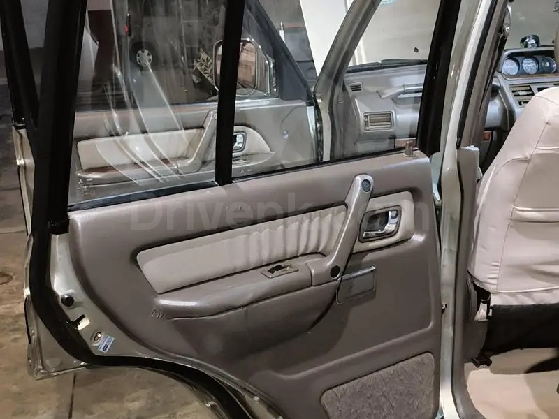 Mitsubishi Pajero 1992