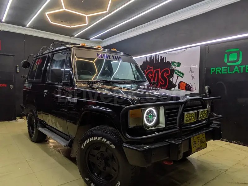 Mitsubishi Pajero 1986