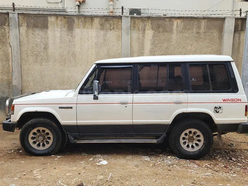 Mitsubishi Pajero 1986