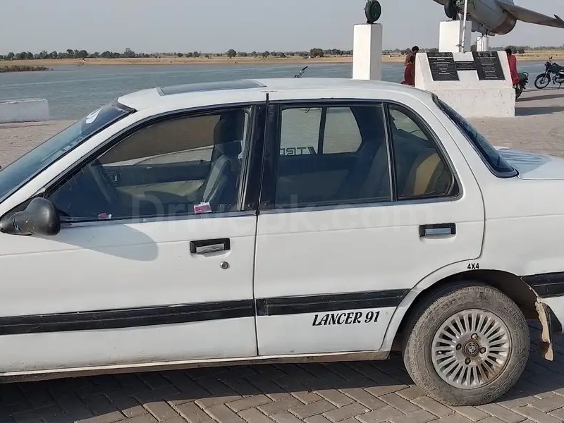 Mitsubishi Lancer 1990