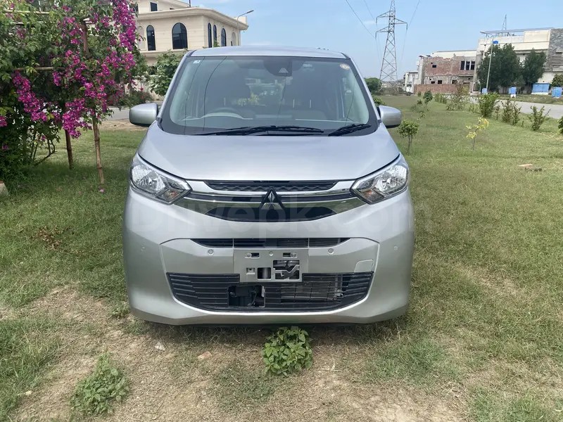 Mitsubishi Ek Wagon 2025