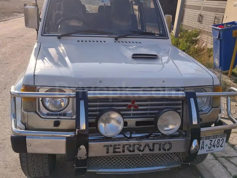 Mitsubishi Pajero 1988