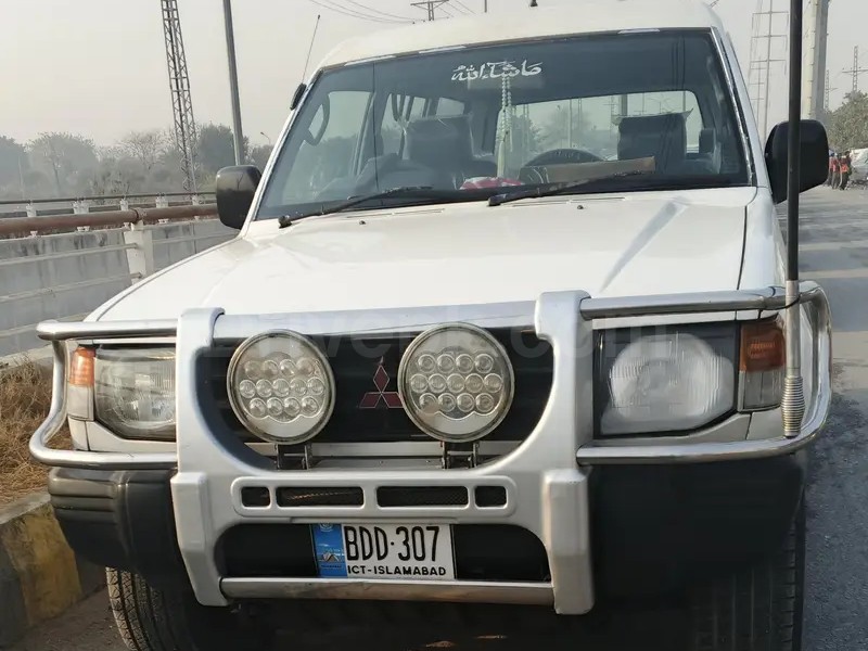 Mitsubishi Pajero 1999