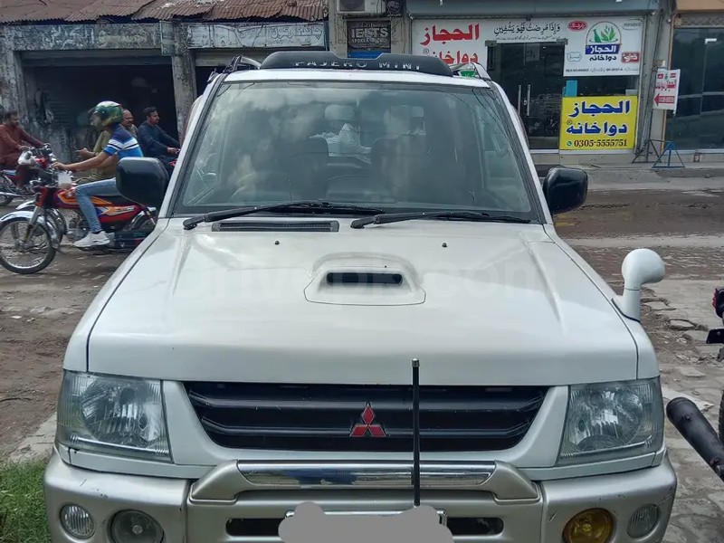 Mitsubishi Pajero Mini 2001