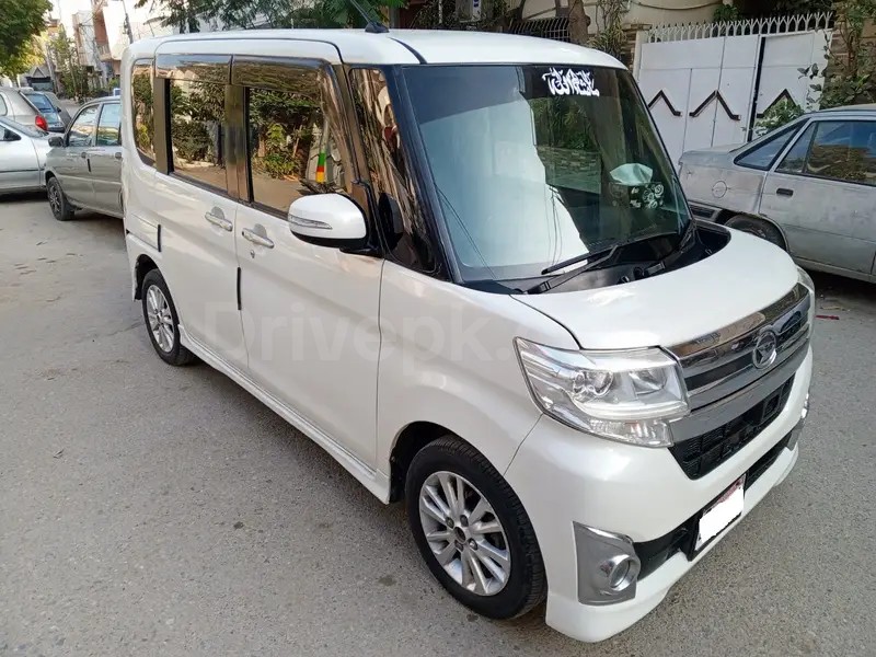 Daihatsu Tanto 2014